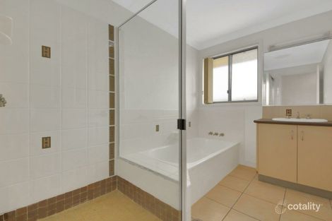 Property photo of 11 Links Court Kin Kora QLD 4680