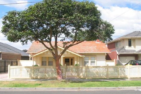 Property photo of 35 Windsor Avenue Strathmore VIC 3041