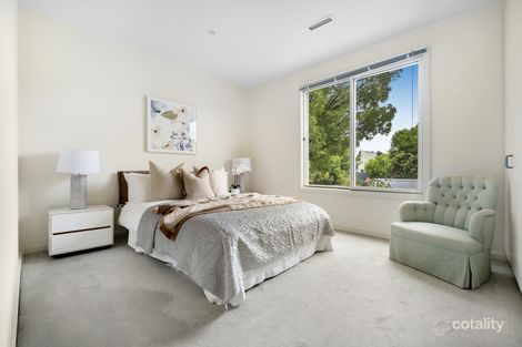 Property photo of 10 May Road Toorak VIC 3142