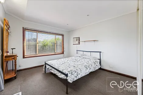 Property photo of 18 Amaroo Court Smithfield SA 5114