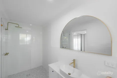 Property photo of 17 Riverside Drive Tannum Sands QLD 4680