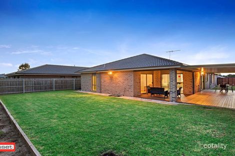 Property photo of 8 Sky Way Carrum Downs VIC 3201