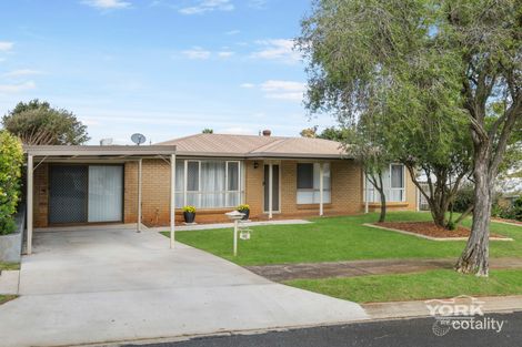 40 Blue Gum Dr, Newtown, QLD 4350
