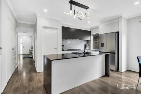 Property photo of 7 Esperance Place Point Cook VIC 3030