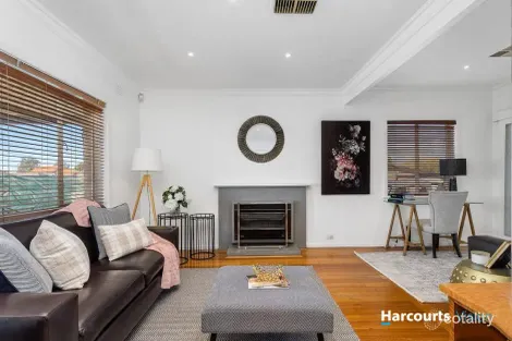 Property photo of 17 Woorite Place Keilor East VIC 3033