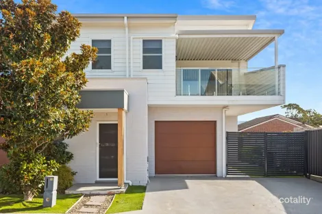 1/15 Reynolds Lane, Oak Flats, NSW 2529
