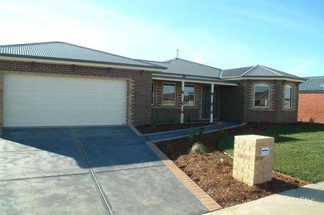 52 Livingstone Bvd, Pakenham, VIC 3810