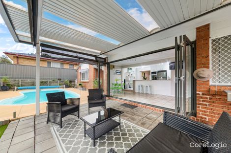 Property photo of 18 Woodport Close Green Point NSW 2251