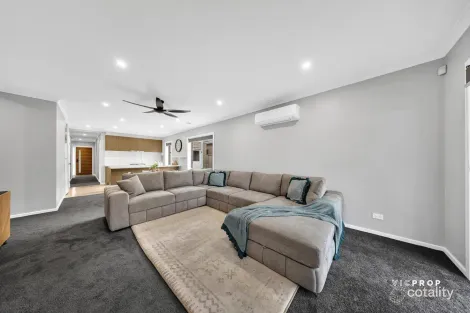 Property photo of 9 Walgett Street Point Cook VIC 3030