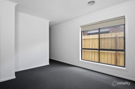 Property photo of 33 Iris Loop Armstrong Creek VIC 3217