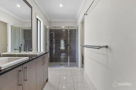 Property photo of 28 Waterway Crescent Murrumba Downs QLD 4503