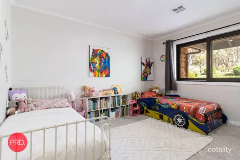 Property photo of 111 Weeroona Drive Wamboin NSW 2620