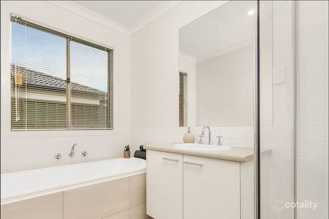 Property photo of 77 Manuka Grove Wyndham Vale VIC 3024