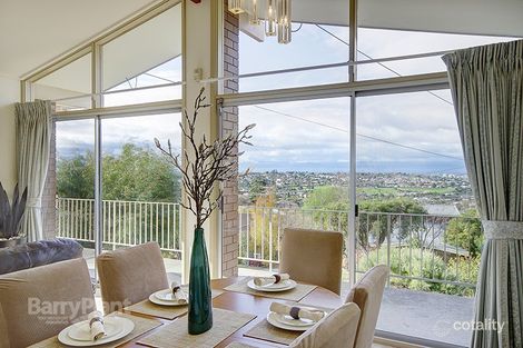Property photo of 28 Culzean Crescent Highton VIC 3216