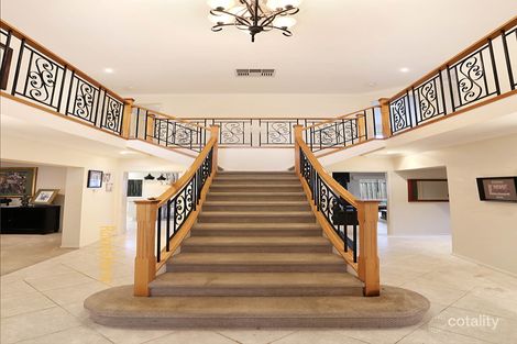 Property photo of 8 View Park Circuit Narre Warren South VIC 3805