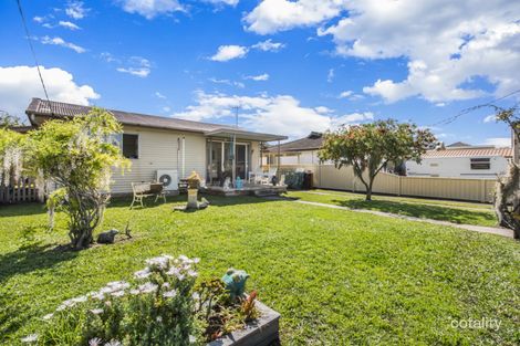 Property photo of 3 Dampier Boulevard Killarney Vale NSW 2261