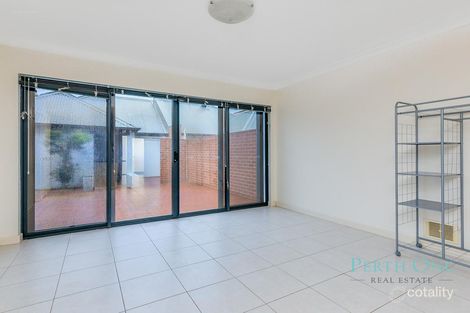 Property photo of 122 Lakeside Drive Joondalup WA 6027