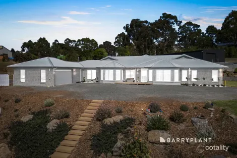 Property photo of 6 Clancy Court Drouin VIC 3818