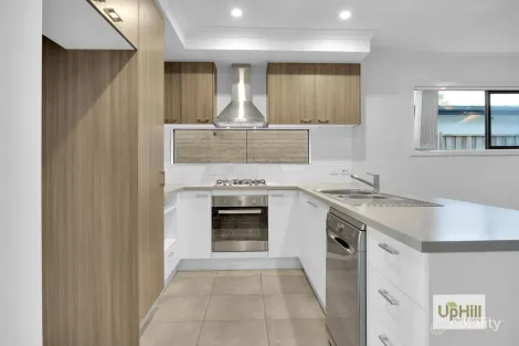 Property photo of 7 Portrait Place Clyde North VIC 3978