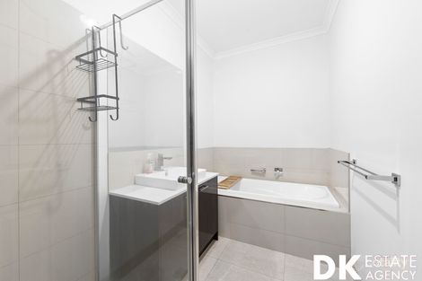 Property photo of 14 Jindalee Way Werribee VIC 3030