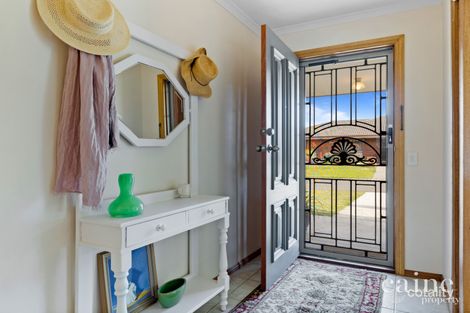 Property photo of 10 Altieri Place Ballarat East VIC 3350