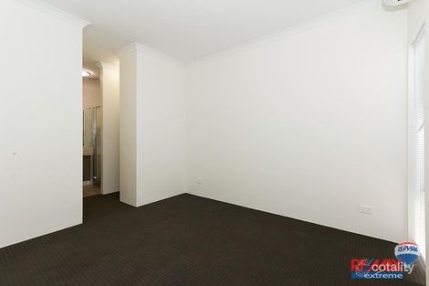 Property photo of 30 Cuddlepie Turn Banksia Grove WA 6031