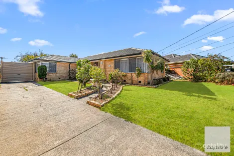 13 Dolphin Ct, Gladstone Park, VIC 3043