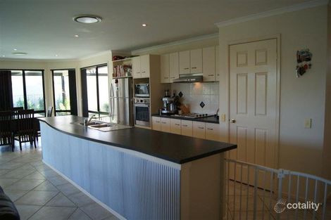Property photo of 2 North Close Hunterview NSW 2330