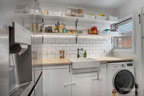 Property photo of 17 Kevin Street Riverview QLD 4303