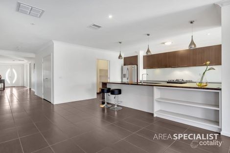 Property photo of 8 Shiels Street Cranbourne East VIC 3977