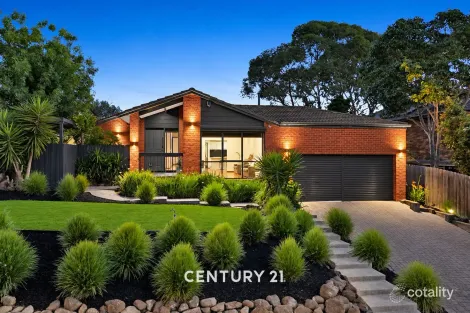 242 James Cook Dr, Endeavour Hills, VIC 3802