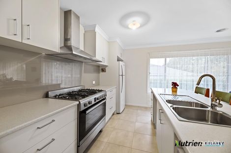 Property photo of 8 Chaucer Way Drouin VIC 3818