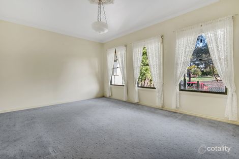 Property photo of 25 Boyden Square Roxburgh Park VIC 3064