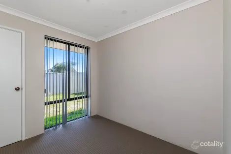 Property photo of 1 Wedge Court Cooloongup WA 6168