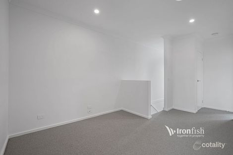 Property photo of 11 Cultura Walk Cranbourne West VIC 3977