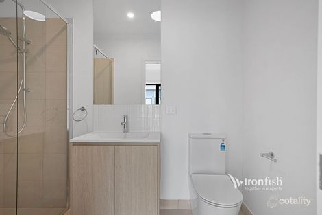 Property photo of 11 Cultura Walk Cranbourne West VIC 3977