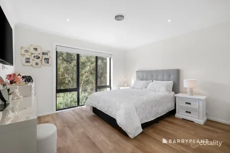 Property photo of 9 Greenwich Crescent Bundoora VIC 3083