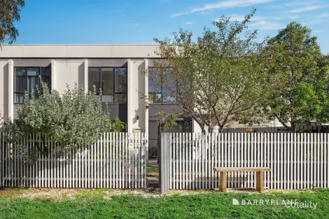 Property photo of 9 Greenwich Crescent Bundoora VIC 3083