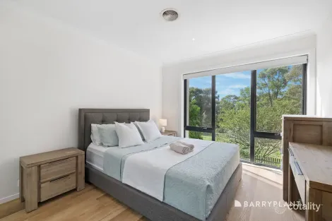 Property photo of 9 Greenwich Crescent Bundoora VIC 3083