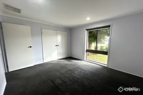 Property photo of 26 Pitmedden Drive West Wodonga VIC 3690