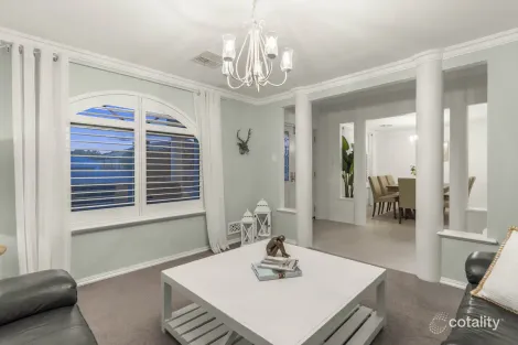Property photo of 45 Whitecliffe Square Iluka WA 6028