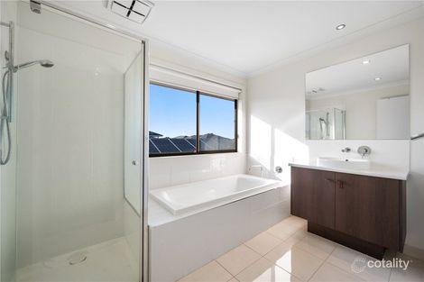 Property photo of 25 Daylily Drive Keysborough VIC 3173