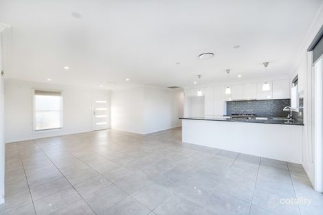 Property photo of 8 Venetian Court Dubbo NSW 2830