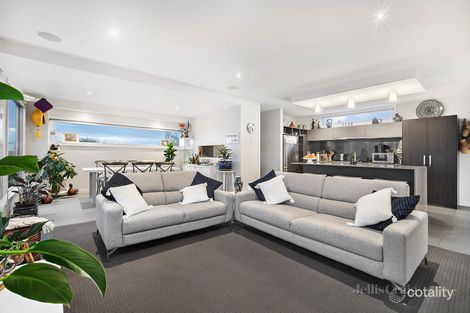 Property photo of 2/22 Napier Street Black Hill VIC 3350