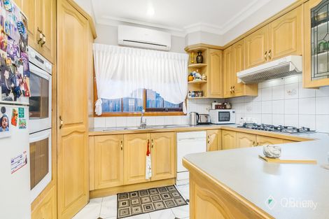 Property photo of 32 Daniel Solander Drive Endeavour Hills VIC 3802