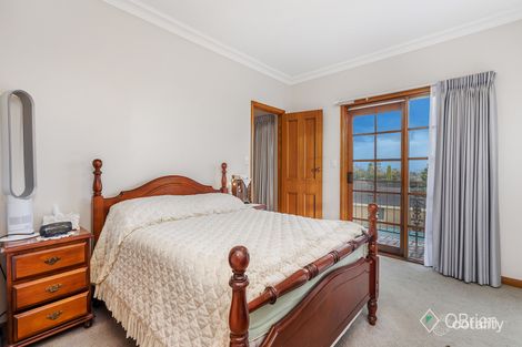 Property photo of 32 Daniel Solander Drive Endeavour Hills VIC 3802