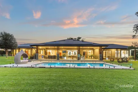 Property photo of 18 Whipbird Place Ewingsdale NSW 2481