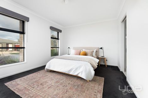 Property photo of 19 Delson Way Mickleham VIC 3064
