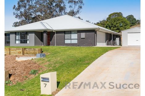 7 Sovereign Dr, Meringandan West, QLD 4352