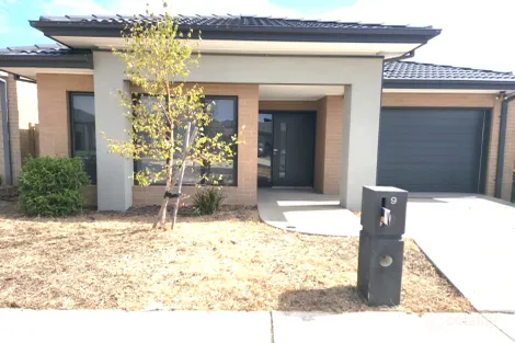 9 Woolspinner Cres, Wyndham Vale, VIC 3024